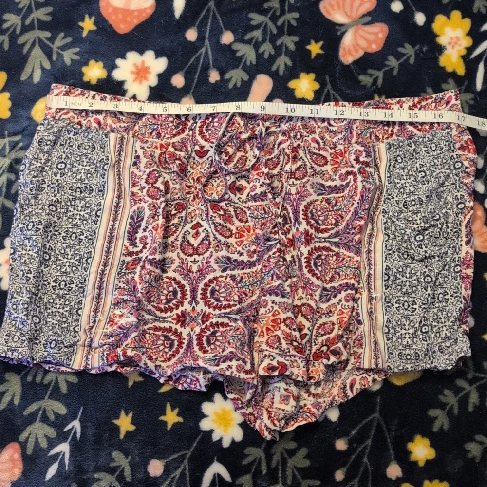 Paisley Print Shorts - Picture 4 of 5